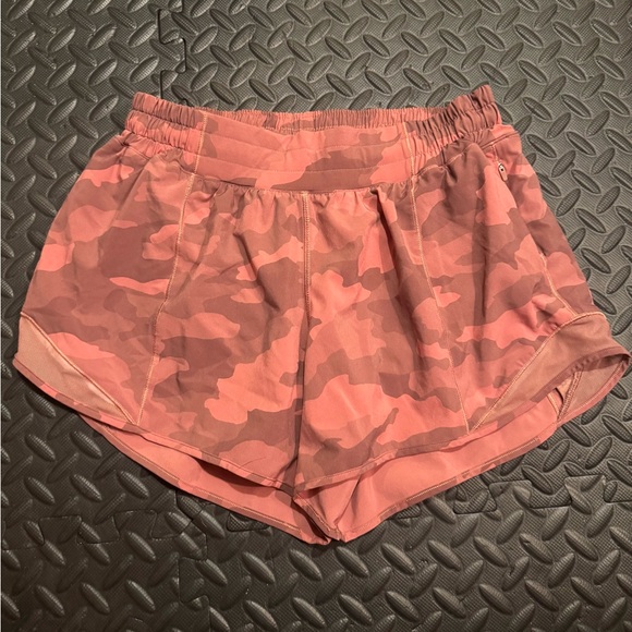 Lululemon Hotty Hots - Picture 1 of 1